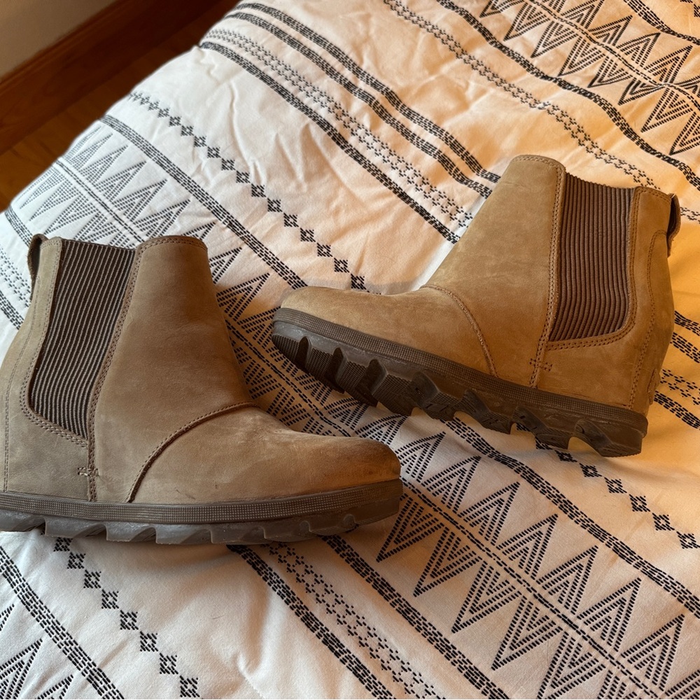 Sorel Women's Tan Heeled Boots